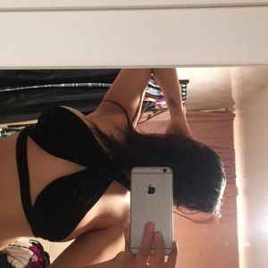 👅Criss🦴 cross bandeau